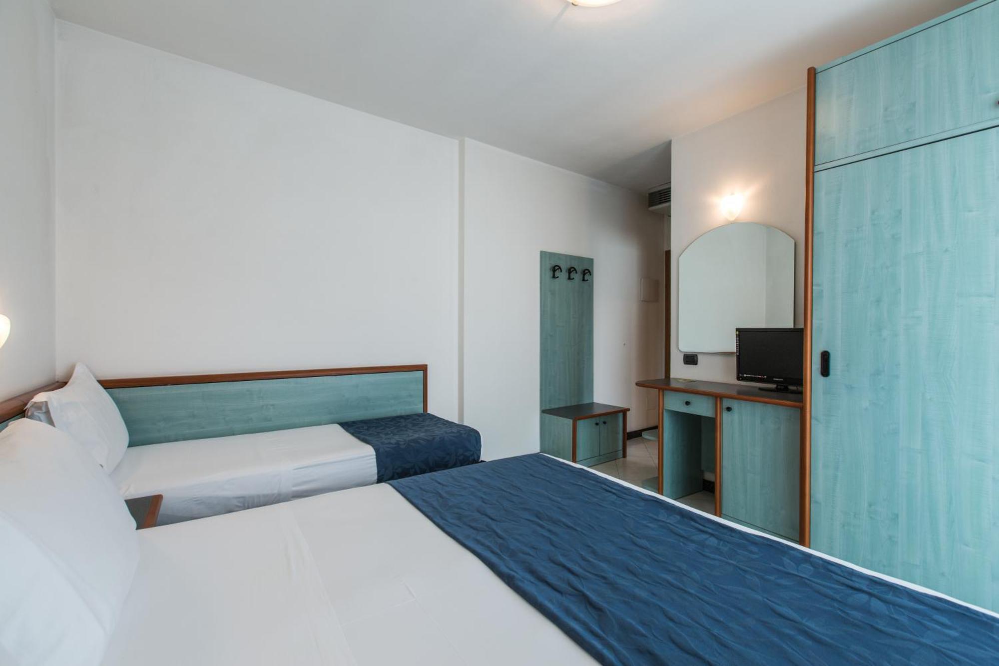 Hotel Luxor Milano Marittima Exterior foto
