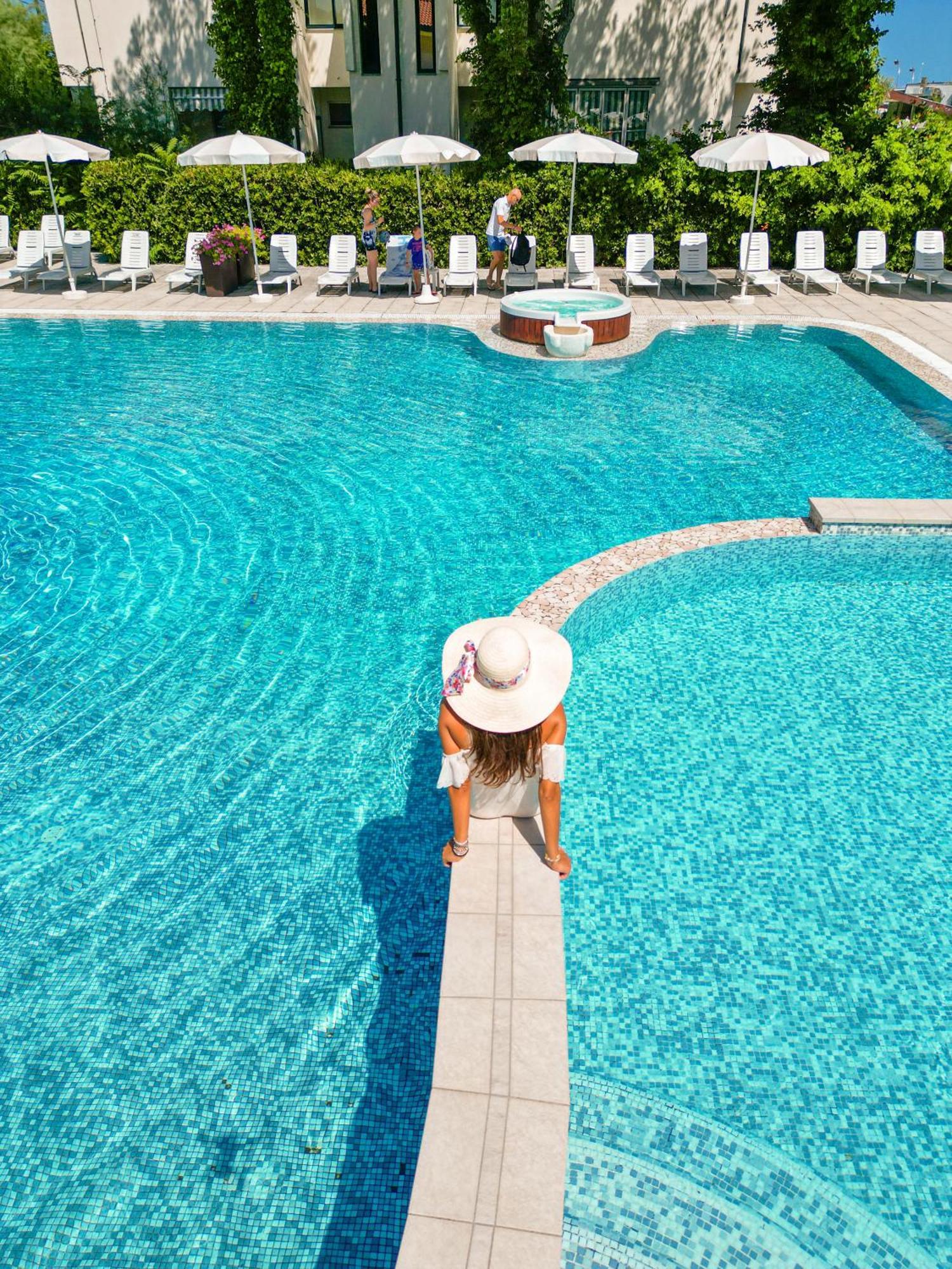Hotel Luxor Milano Marittima Exterior foto